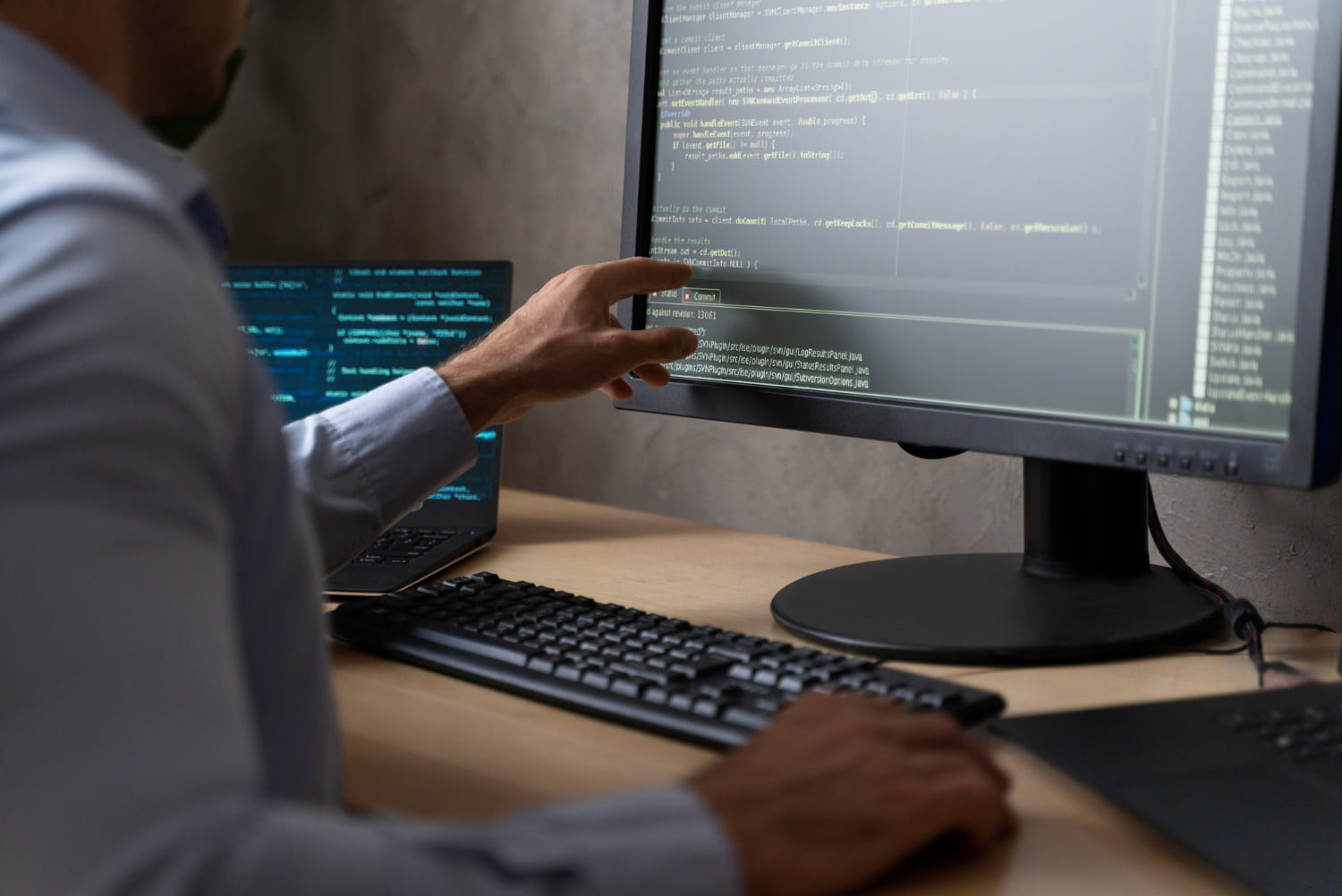 Dedykowane oprogramowanie dla firm – kompletny przewodnik