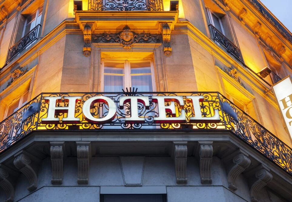 Aplikacja dla hotelu – funkcje, korzyści z wdrożenia